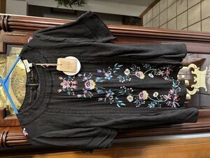 Umgee Womens S Black SS Embroidered Black Top W/ Crocheted Inserts NWT